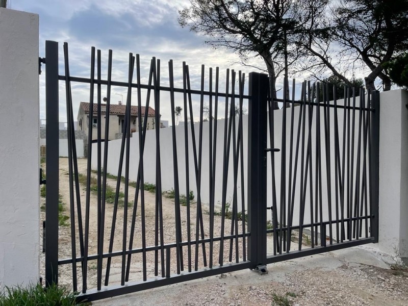  Installation d’un portail en aluminium à la couronne Martigues